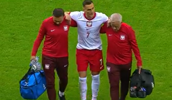 Dramat Arkadiusza Milika. Kontuzja już na początku meczu z Ukrainą. Euro 2024 napastnik ma z głowy?